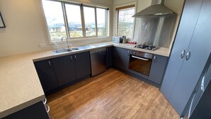 Unclassified image, 3 of 19, button - Sam's Place (Lake Tekapo)