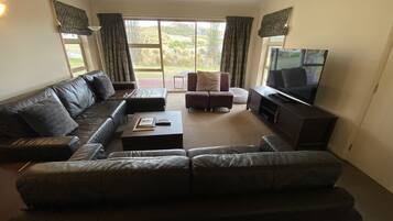 Rumah, 3 kamar tidur | Area keluarga | TV layar datar, perapian, dan pemutar DVD