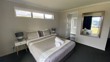 4 عدّة غرف نوم وأسرّة أطفال/رضّع (مجانًا) وواي فاي مجانًا وملاءات أسرّة