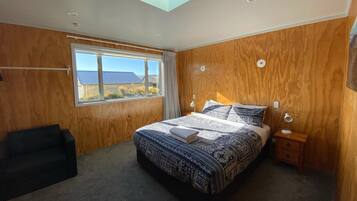 House, 1 Bedroom | 1 bedroom, iron/ironing board, free cribs/infant beds, free WiFi