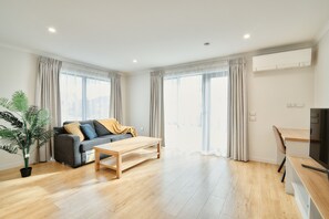 Apartment, 1 Bedroom | Living area | Smart TV, Netflix, streaming services - Star View 1 Bedroom (Lake Tekapo)