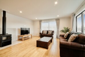 아파트, 침실 3개 | 거실 공간 | 스마트 TV, 넷플릭스, 스트리밍 서비스