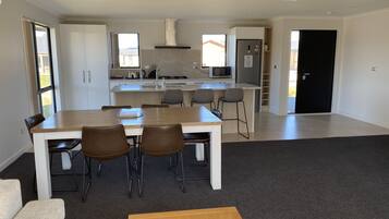 Duplex, 3 Bedrooms | In-room dining
