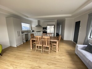 Duplex, 3 Bedrooms | In-room dining - Aqua Lodge (Lake Tekapo)