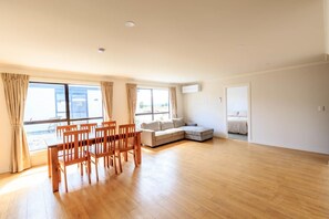 Duplex, 3 chambres | Aire de séjour | Téléviseur connecté, Netflix, services de diffusion en continu