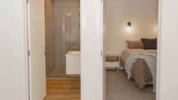 House, 1 Bedroom | 1 bedroom, free cots/infant beds, free WiFi, bed sheets