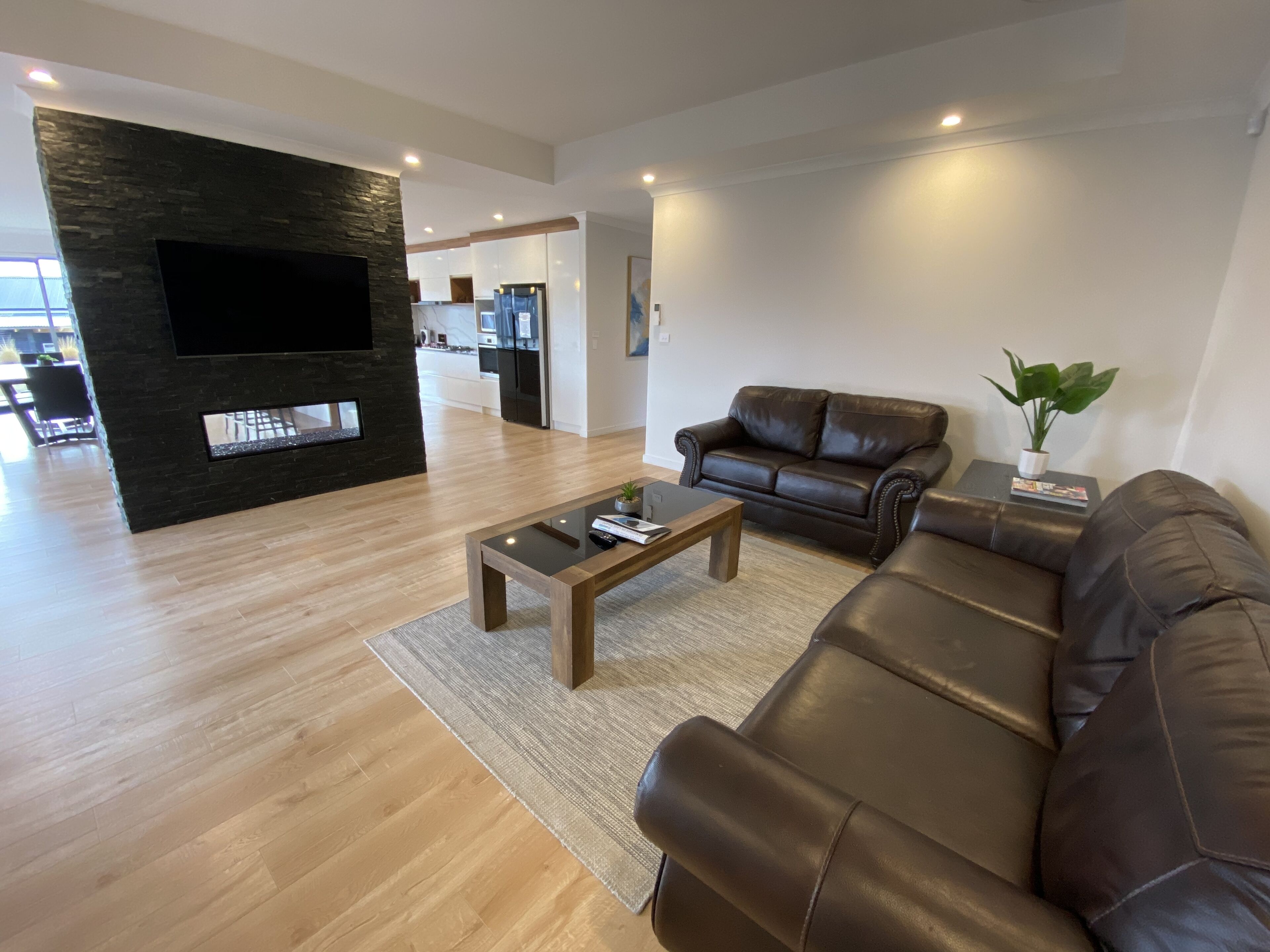 複式房屋, 3 間臥室 | 起居區 | 平面電視