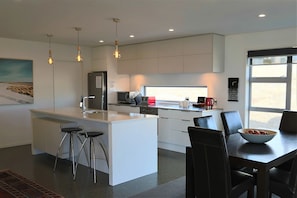 公寓, 3 間臥室 | 私人廚房 | 大型冰箱、微波爐、烤箱、爐台