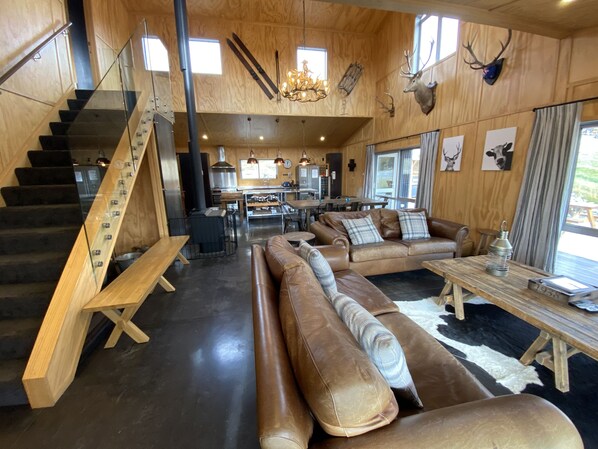 Ferienhaus, 4 Schlafzimmer | Wohnbereich | Flachbildfernseher, Kamin