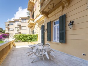 Balcony - Attractive Apartment in Sanremo With Terrace (Sanremo)