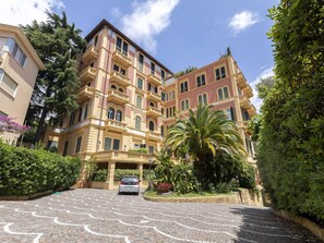 Exterior - Attractive Apartment in Sanremo With Terrace (Sanremo)