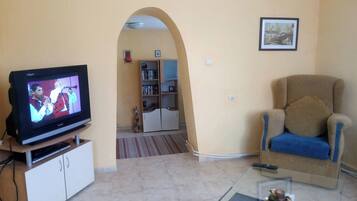 Villa, 3 Bedrooms, Smoking, Private Pool | Living room | Books
