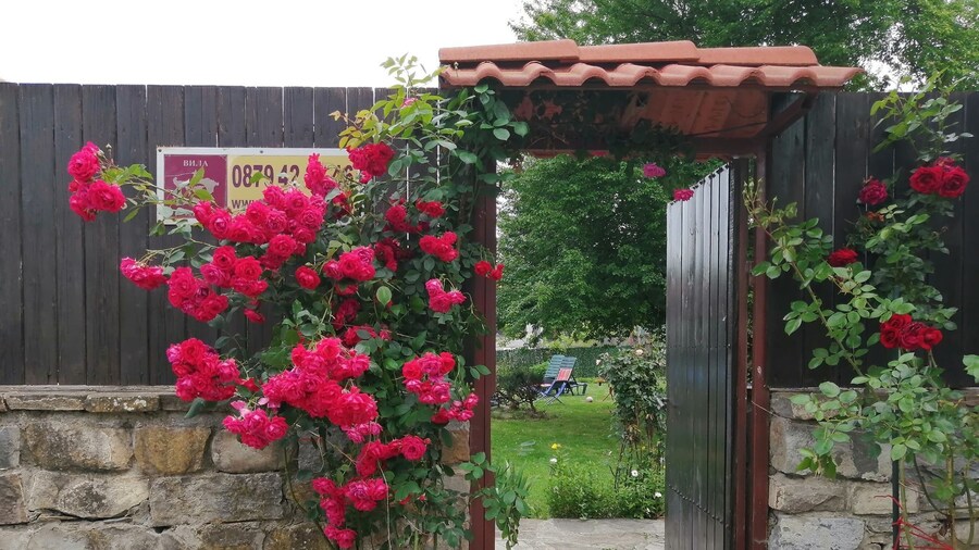 Three Bedroom House With Garden Only 10 km From Veliko Tarnovo