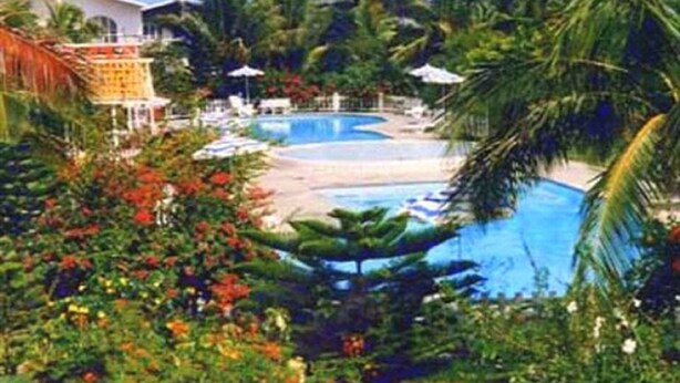 Outdoor pool - House in Quiet Residence (Grand-Baie)