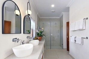 Bungalow, 1 Bedroom, Smoking, Patio | Bathroom - Petit Plaisir is a Romantic Self-catering Cottage on the Side of the Village no1 (Franschhoek)