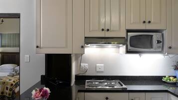 Bungalow, 1 Bedroom, Smoking, Patio | Bahagian dalam