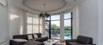 LUXURY HOUSE ON BUZHAKA