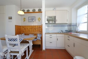 Unclassified image, 3 of 10, button