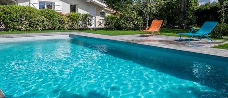 室外游泳池,恒温泳池