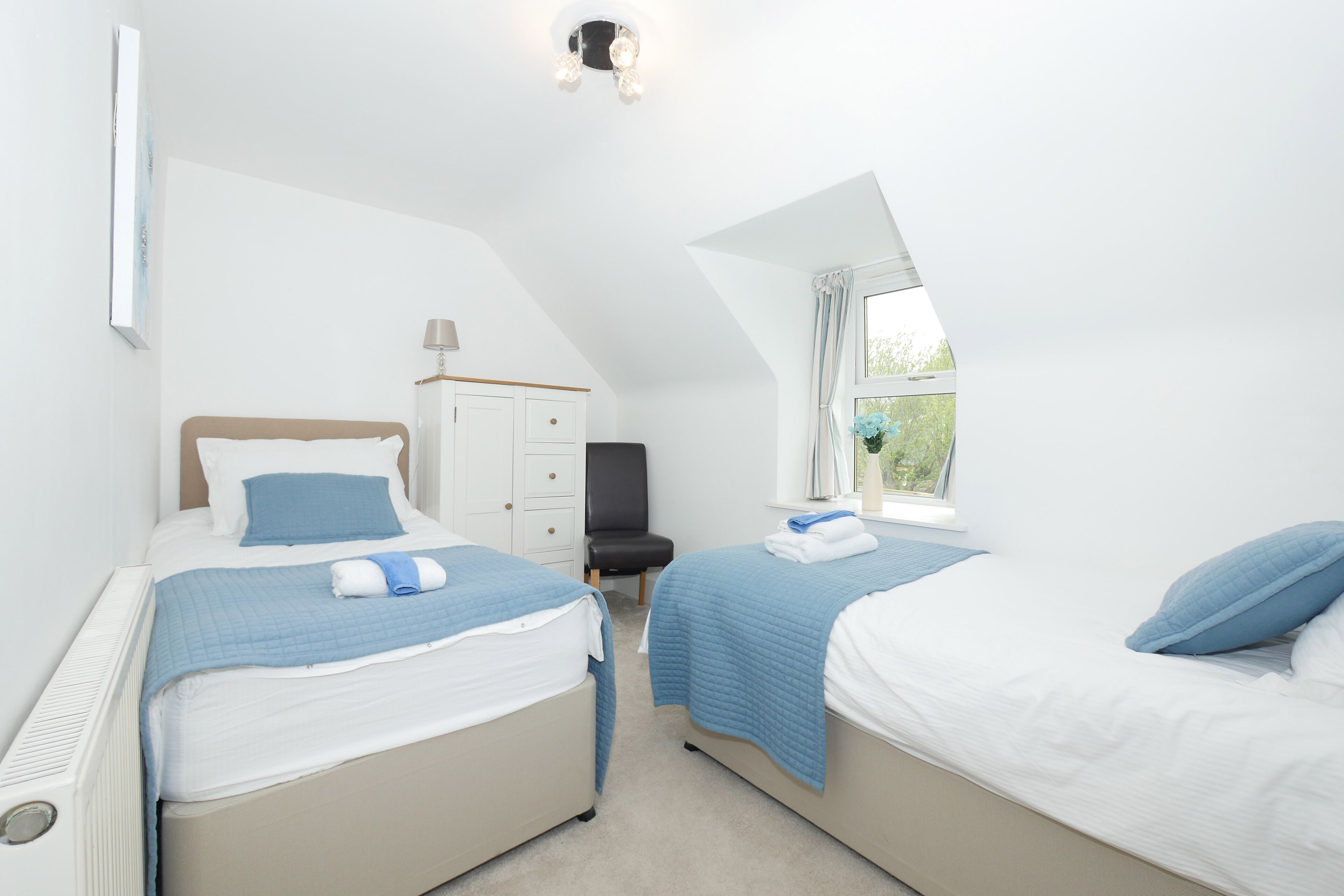 Family House | 2 bedrooms, desk, iron/ironing board, WiFi (free)