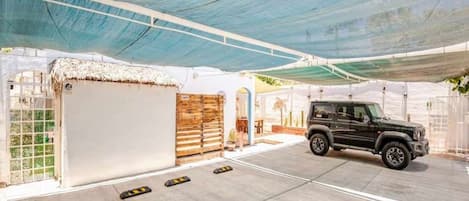 Apartment, 2 Bedrooms, Smoking, Patio | Parking
