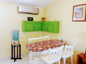 Apartamento, 2 quartos, para fumantes, varanda | Opções para refeição