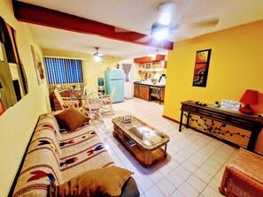 Dining room - Nice Apartment, Equipped Near the Malecon and the Beach (La Paz)