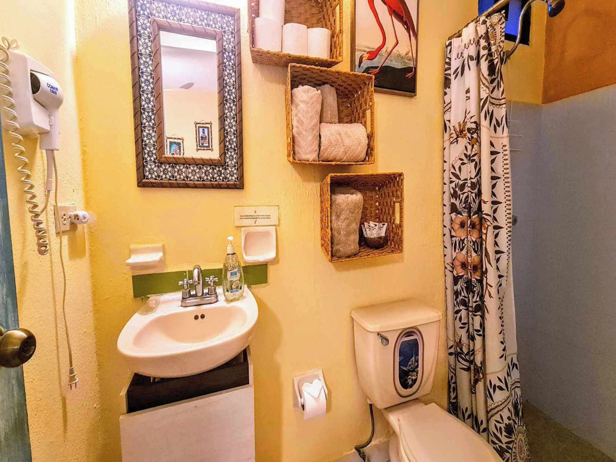 Apartment, 1 Bedroom, Smoking, Patio | Bathroom | Combined shower/bathtub, shampoo