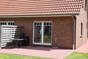 Terrace/patio - Vacation home Backbord quietly located large terrace only 300m to the green beach (Friedrichskoog-Spitze)