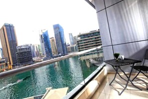 Balcony - br Dubai Marina View (Dubai)