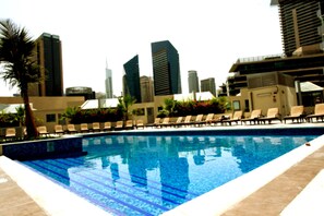 Apartment, 1 Bedroom, Balcony | Pool | Outdoor pool - br Dubai Marina View (Dubai)