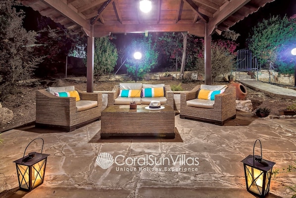 Villa, 2 habitaciones, para fumadores, alberca privada | Terraza o patio