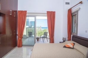 Villa, 4 chambres, fumeur, piscine privée | 4 chambres, fer et planche à repasser, Wi-Fi, literie fournie