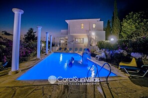 Villa, 3 chambres, fumeurs, piscine privée | Piscine | Piscine extérieure