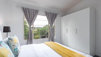 Apartment, 2 Bedrooms, Smoking, Balcony | 2 bedrooms