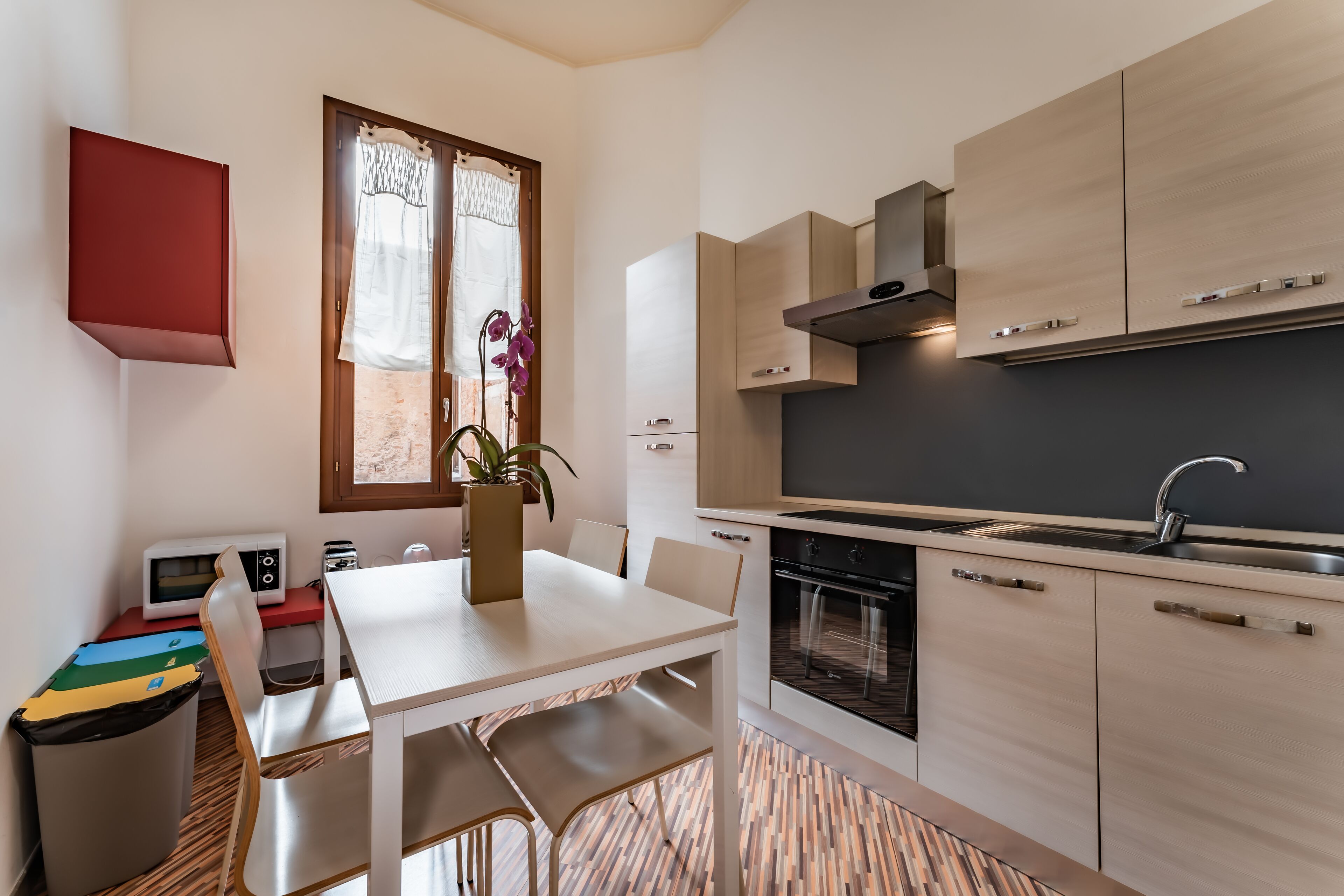 Appartement Exécutif | Cuisine privée | Mini réfrigérateur, micro-ondes, plaque de cuisson, machine à expresso