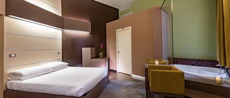Romantic Apartment, 1 Double Bed, Hot Tub | Private spa tub