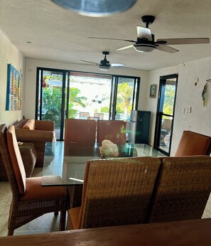 House, 4 Bedrooms, Smoking, Private Pool | Dining
