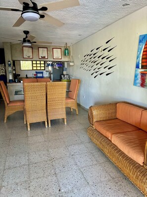 House, 4 Bedrooms, Smoking, Private Pool | Interior