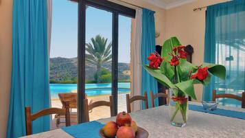Villa, 5 Bedrooms, Smoking, Private Pool | Dining