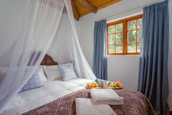 3 habitaciones y ropa de cama