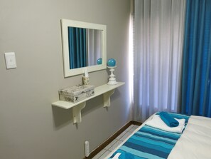 1 bedroom - Cherry Lane Self Catering BB - 1 Bedroom Bathroom With Shower for 4 Guests (Bloemfontein)