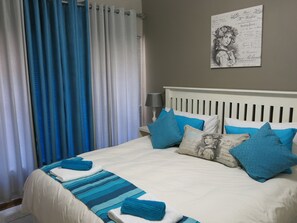 1 bedroom - Cherry Lane Self Catering BB - 1 Bedroom Bathroom With Shower for 4 Guests (Bloemfontein)