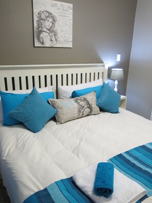 1 bedroom - Cherry Lane Self Catering BB - 1 Bedroom Bathroom With Shower for 4 Guests (Bloemfontein)