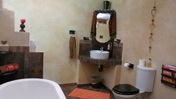 Room, 1 Bedroom | Bathroom
