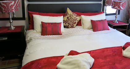Self Catering 1 Bedroom Sofa Bedfull Bathroom Ideal for 4 Guets - Welcome