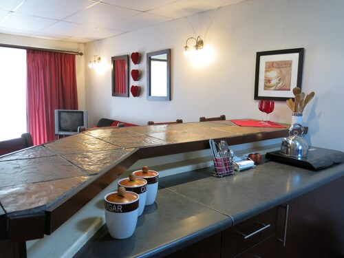 Self Catering 1 Bedroom Sofa Bedfull Bathroom Ideal for 4 Guets - Welcome