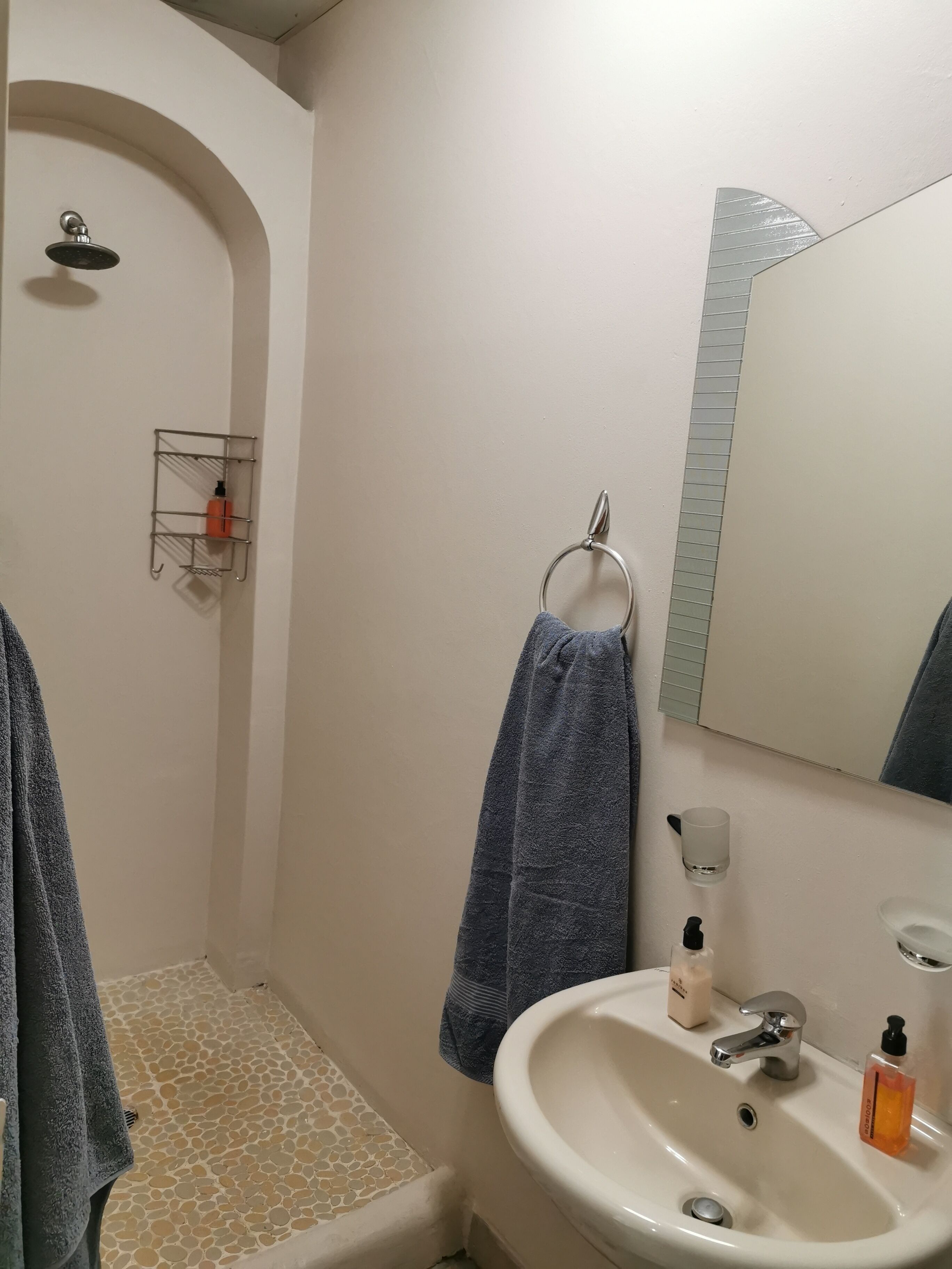 Room, 1 Bedroom | Bathroom