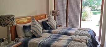 Cozy Triple Room With King Sized bed and Single Bed, Near Bloemfontein