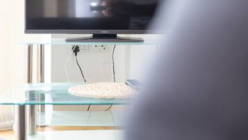 Apartment, 2 Bedrooms | Television